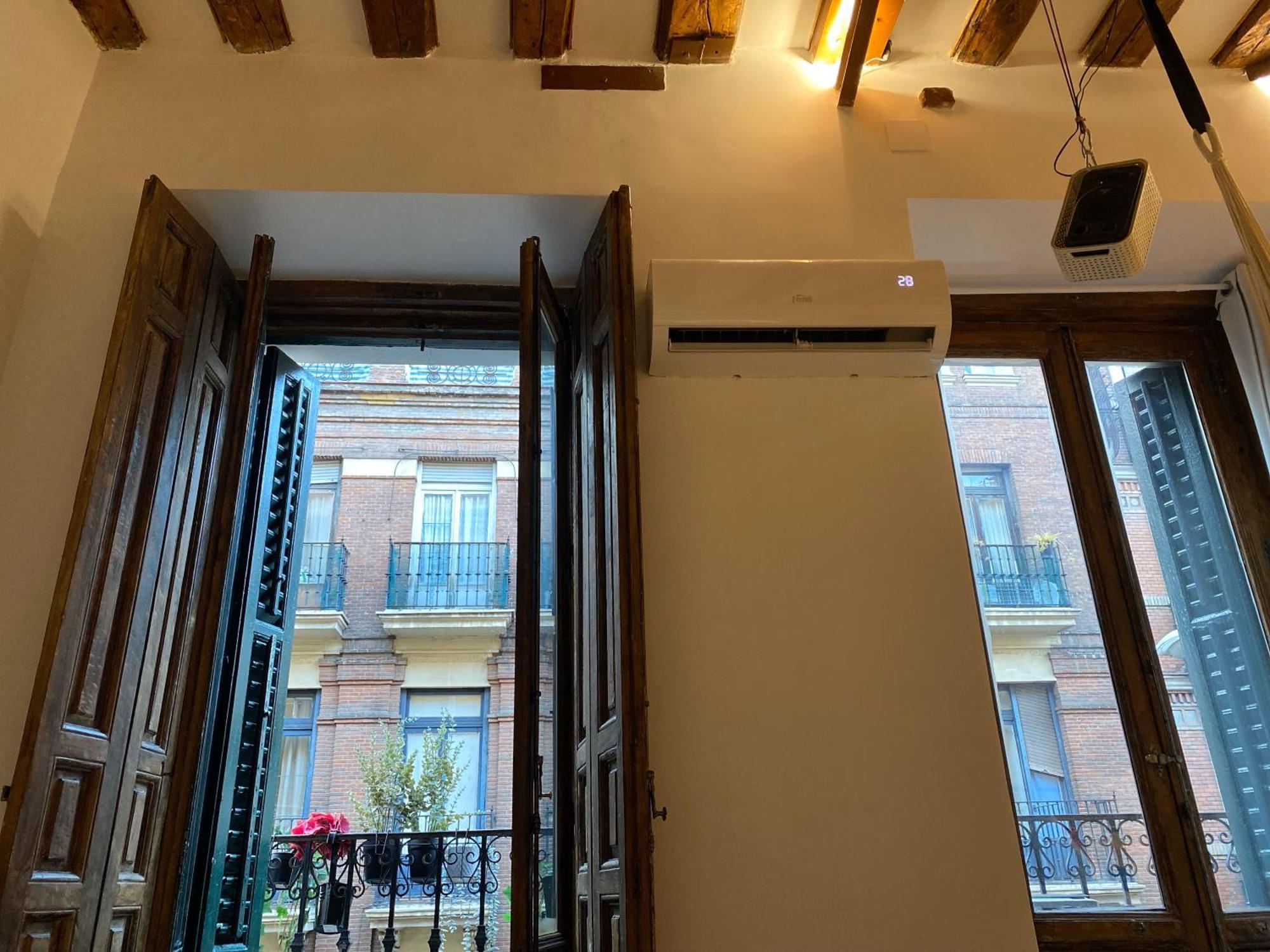 Hortaleza 4, Preciso Estudio En Chueca Junto A La Gran Via De מדריד מראה חיצוני תמונה